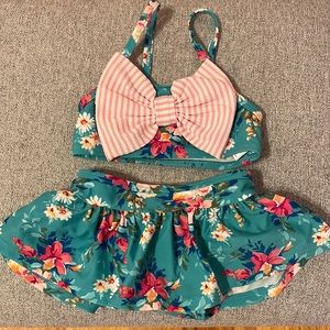 NWOT Ruffle Butts two piece. Size 12-18 months
